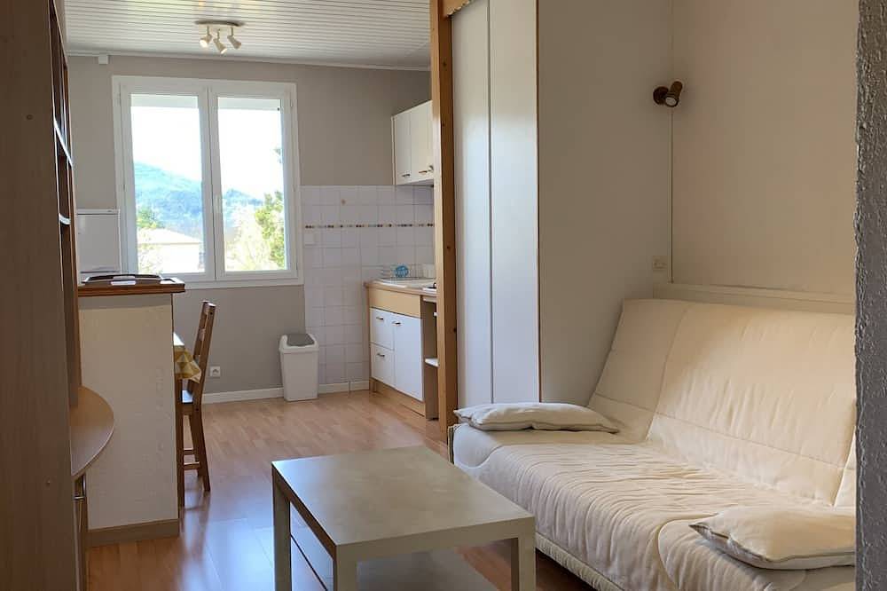 Appartement entier, Très joli gite 35 m² équipé avec piscine et jardin in Die, Parc naturel régional du Vercors