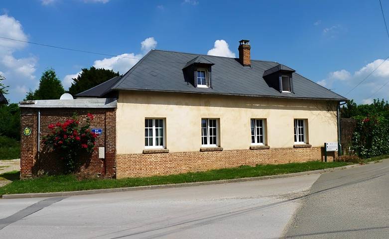 Gîte pour 8 personnes, avec terrasse et jardin
