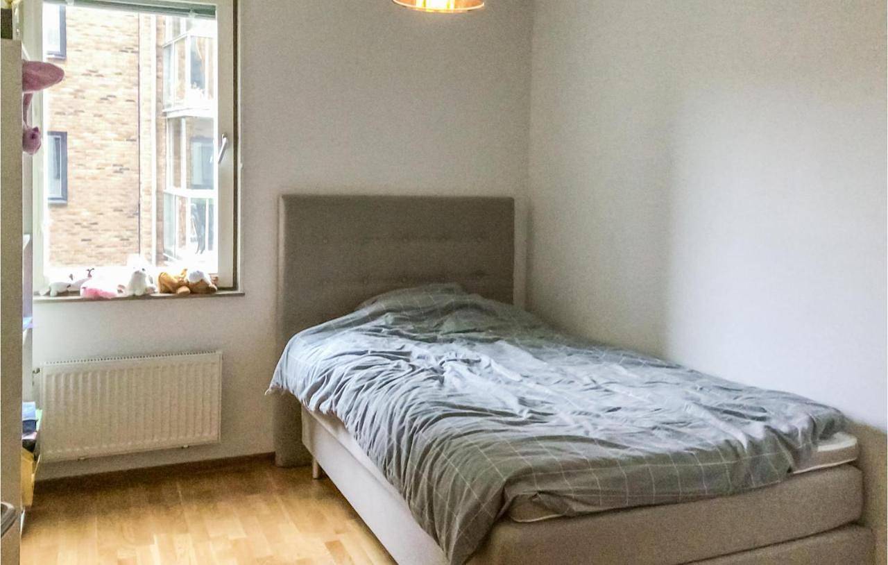 Appartement entier, 3 Bedroom Nice Apartment In Västerås in Västeras, Lac Mälar