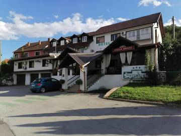 Chambre d’hôte pour 2 personnes, avec balcon et vue dans Slavonie