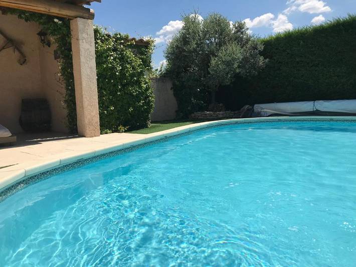 Location de vacances pour 4 personnes, avec vue ainsi que jardin et piscine à Villelaure - 2