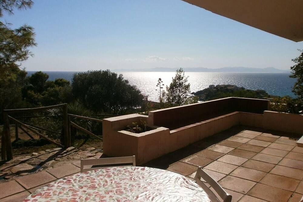 Private villa with sea view in Sardinia in Geremeas, Torre delle Stelle