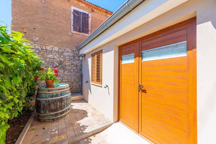 Ferienhaus für 7 Personen, mit Balkon und Garten in Privlaka - 4