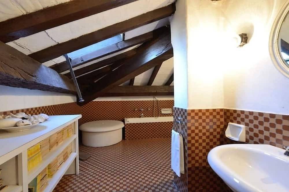 8 Bedroom Villa in Varese in Varese, Varese Province