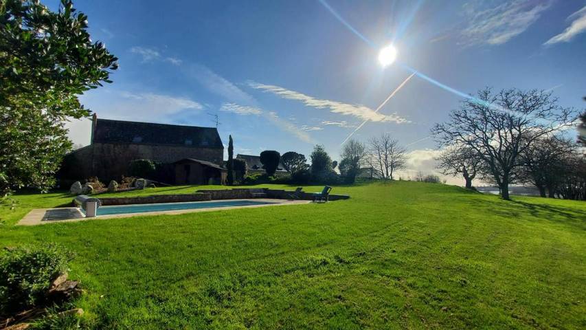 Location de vacances pour 6 personnes, avec vue ainsi que piscine et jardin à Kervignac - 2