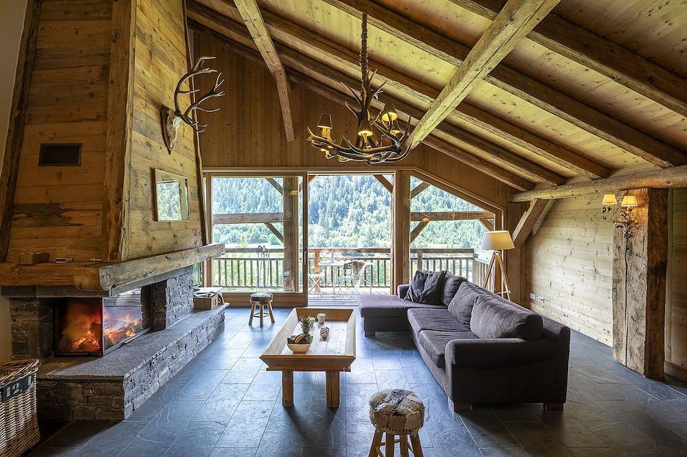 Mitten auf der letzten Alpage im Zentrum von Chatel erwartet Sie Pags Haut. in Châtel, Les Portes du Soleil