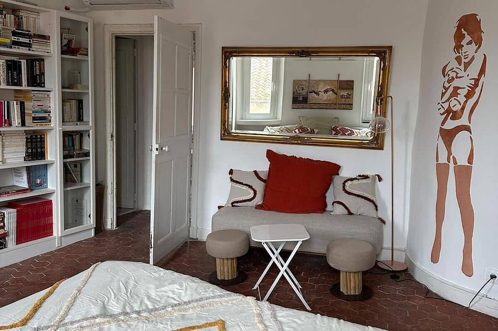 Ganze Wohnung, Charming duplex and panoramic rooftop in medieval village house in La Cadière-d'Azur, Mittelmeerküste (Frankreich)