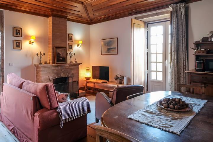 Casa das Oliveiras: Mountain View, Wi-Fi, Air Conditioning in Vale do Neiva, Viana do Castelo District