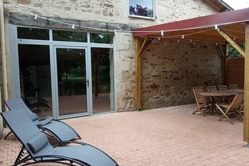 Gîte pour 10 personnes, avec piscine à Saint-Martin-Lars-en-Sainte-Hermine