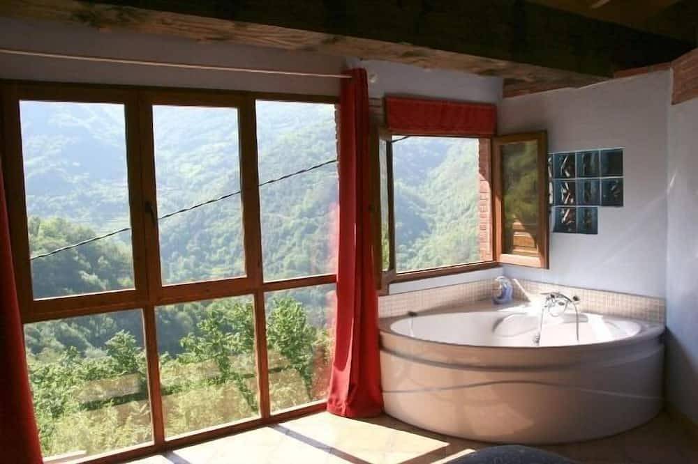Rural apartment L'Arboleu de Traspeña for 2 people in Proaza, Cordillera Cantábrica