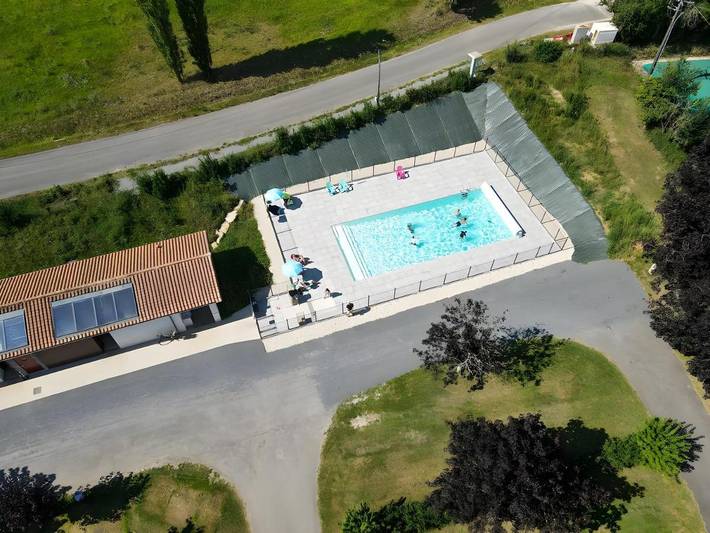 Location de vacances pour 6 personnes, avec jardin et piscine à Prailles - 3