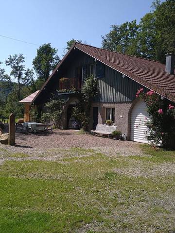 Gîte pour 6 personnes, avec jardin et jacuzzi à Fresse