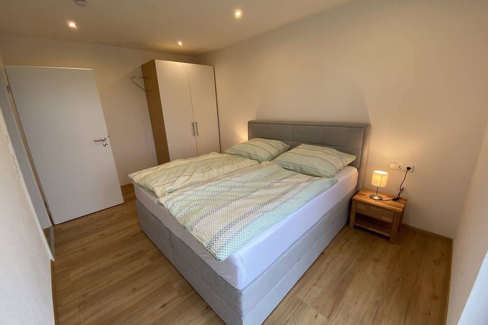 Ganze Wohnung, Ferienwohnung \"Fichte\" in Ravensburg im Grünen / Bodensee/ naturnah Neubau in Ravensburg, Oberschwaben