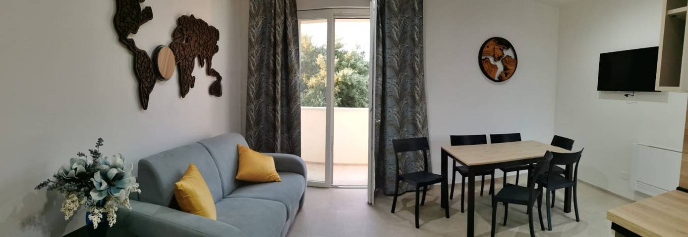 Appartamento per 5 persone, con balcone e giardino, adatto a famiglie con bambini in Cisternino