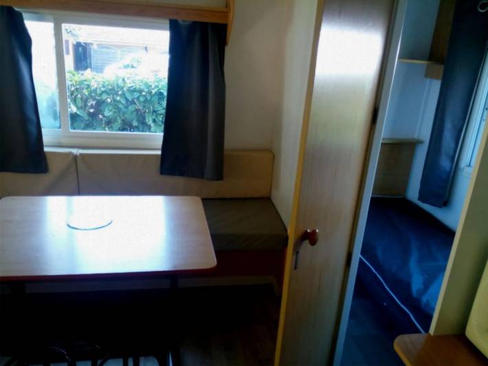 Mobil home pour 5 personnes, avec bassin pour enfant à Vic-sur-Cère - 4