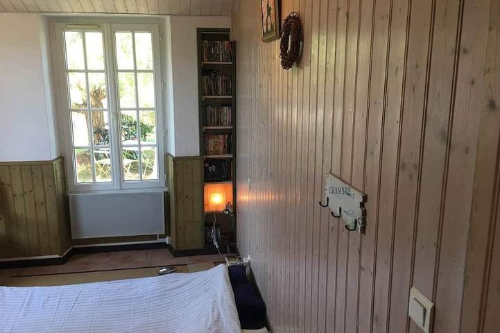 Stay by the ocean in a pretty 19th-century house near the beaches. in Brem-sur-Mer, Loire-Tal