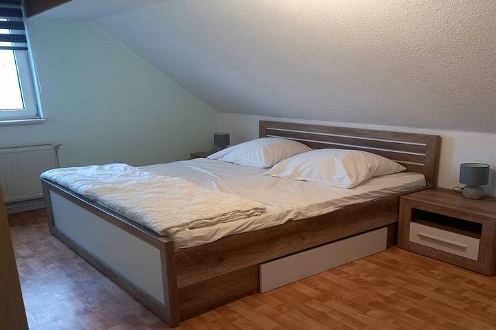 Ferienhaus für 13 Personen, mit Garten und Balkon im Waldecker Land - 2