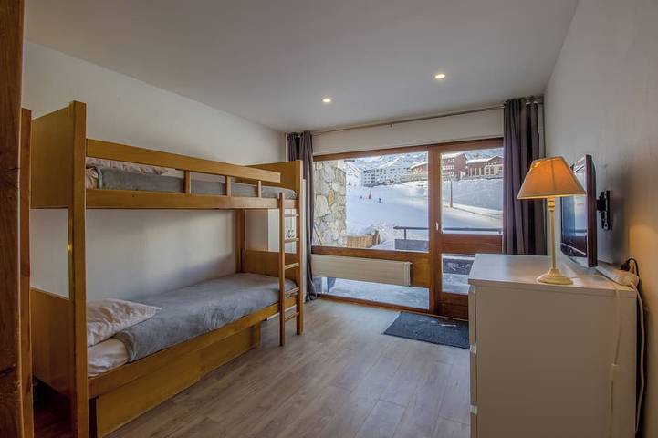 Gîte pour 6 personnes, avec piscine ainsi que balcon et jardin dans Office De Tourisme De Tignes Le Lac - 2