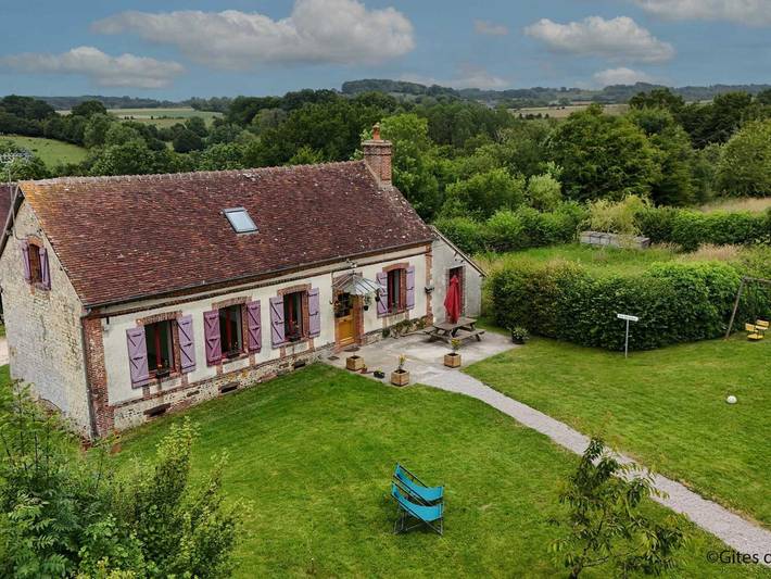 Gîte pour 8 personnes, avec jardin à Saint-Martin-des-Pézerits