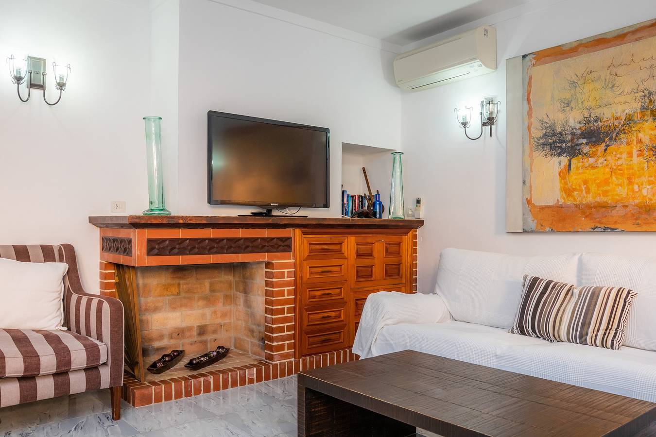 Romantisches Casa Coronel Aloy mit modernen Interieurs, Dachterrasse, Klimaanlage und Wlan in Pollença Stadt, Pollença