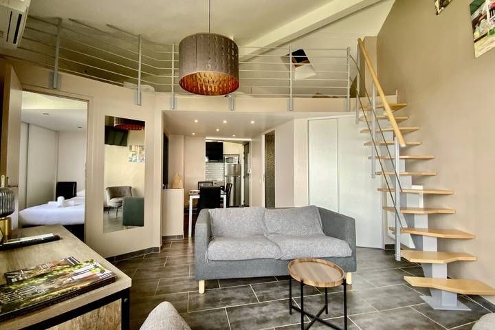 Gîte pour 4 personnes, avec terrasse, adapté aux familles dans Plage Rive Droite - 3