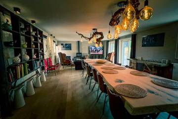 Gîte pour 12 personnes, avec jardin et terrasse dans Borlon