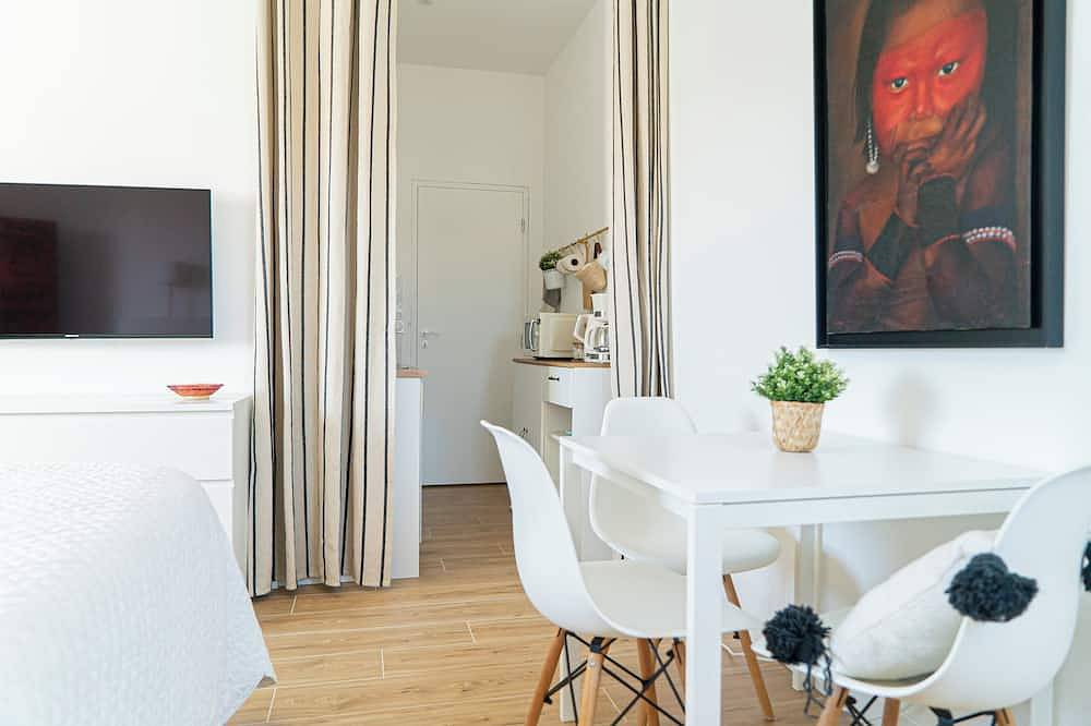Apartamento entero, Elegant Apt between sea, ponds and nature, 5 minutes from beaches, direct access to streetcar. in Pérols, Côte d'Améthyste