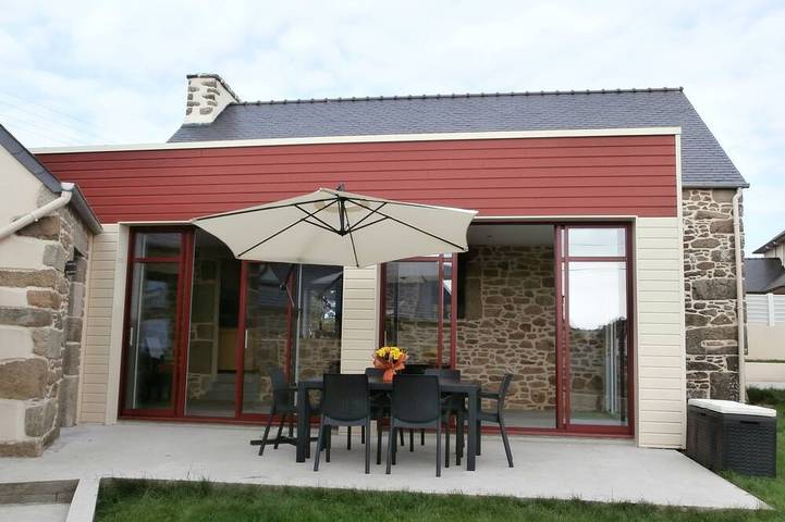 Location de vacances pour 12 personnes, avec Terrasse ainsi que Jardin et Piscine à Plouguerneau