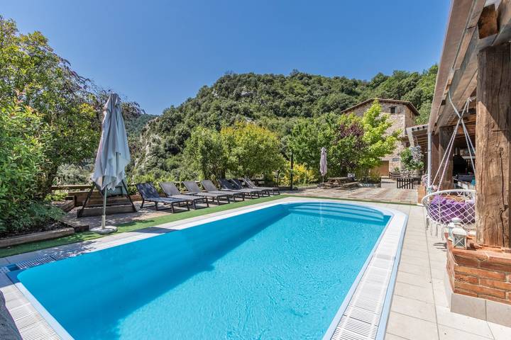 Casa rural para 6 personas, con jardín y vistas al lago, Se admiten mascotas en Provincia de Lleida