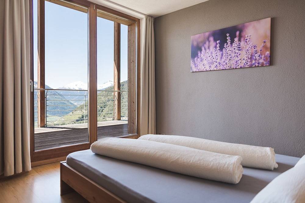 Ganze Wohnung, Modern architecture & contemporary home design Bioland farm in Vinschgau in Matsch, Mals