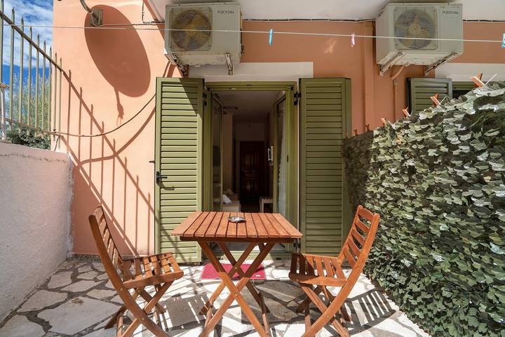 Gîte pour 2 personnes, avec jardin à Leucade - 2