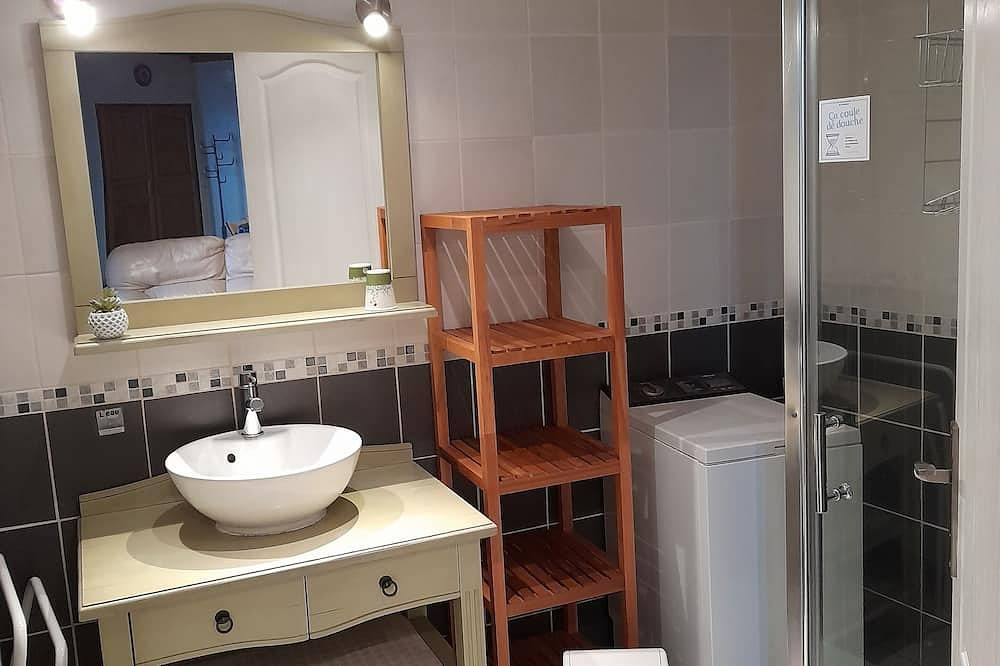Charming gîte for 7 people, near lake and river in Rochepaule, Région de Tournon-sur-Rhône