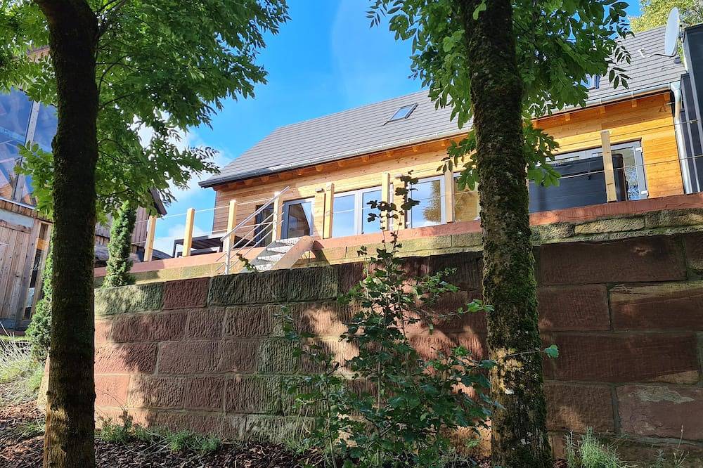Traumhaftes Chalet mit Aussen-Whirlpool. Seid 2023 Neu: Aussen-Sauna!! in Gersfeld, Rhön-Hessen
