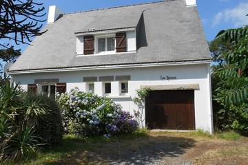 Gîte pour 10 personnes, avec jardin et terrasse dans Plage de la Mine d'Or