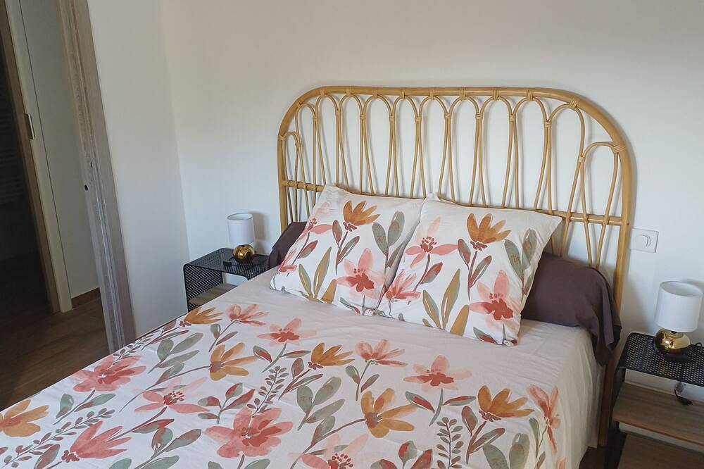 A Casuccia small, peaceful, detached house between the sea and the mountains in Peri, Ajaccio und Umgebung