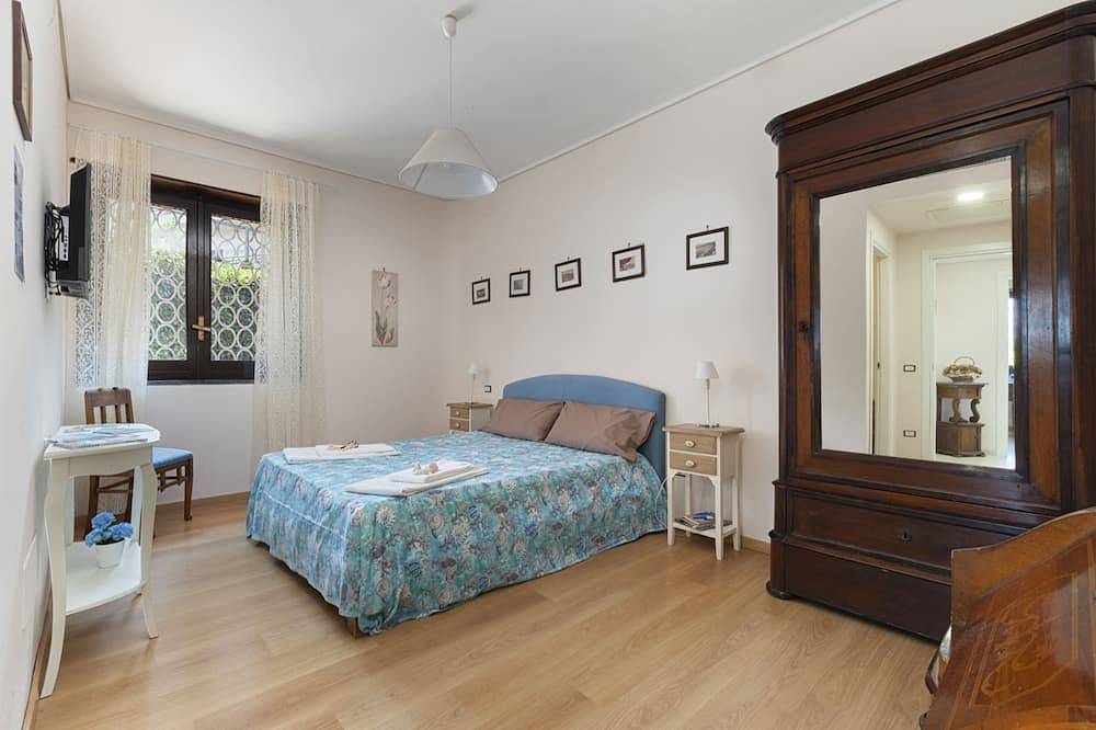 Villa Panorama piscina y jardín! in Castellammare di Stabia, Provincia de Nápoles