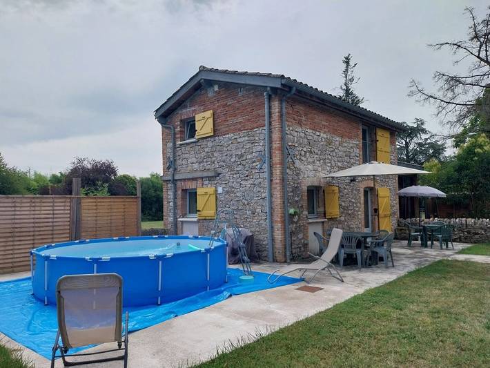 Gîte pour 6 personnes, avec terrasse et jardin