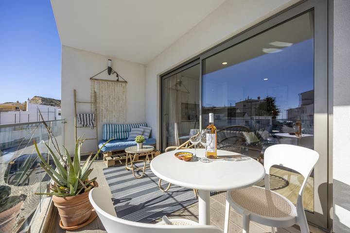 Casa de férias para 2 pessoas, com varanda e piscina em Praia do Burgau