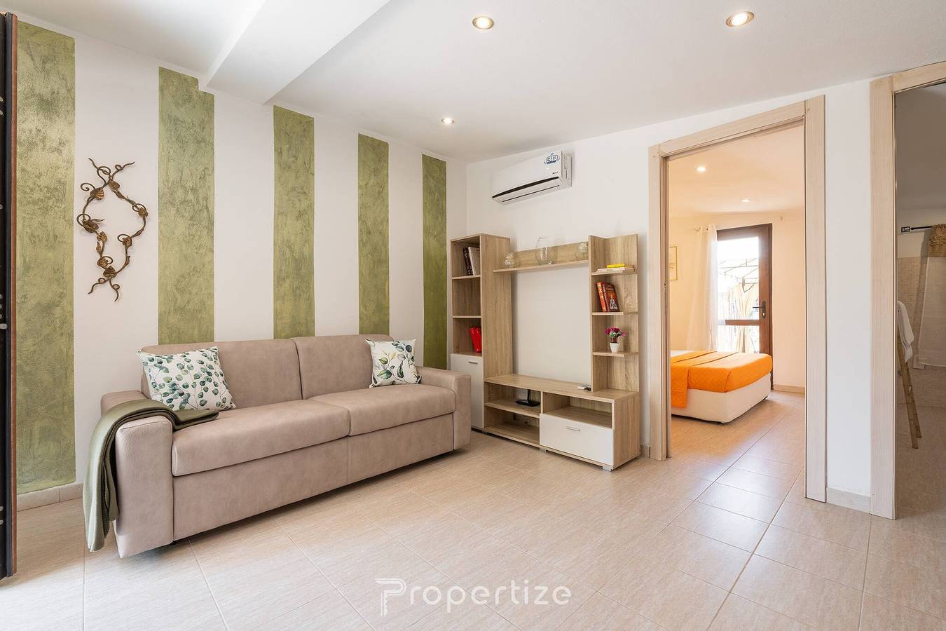 Entire apartment, Tra i verdi pini by Propertize - giardino e patio privato in Poggio dei Pini, Capoterra