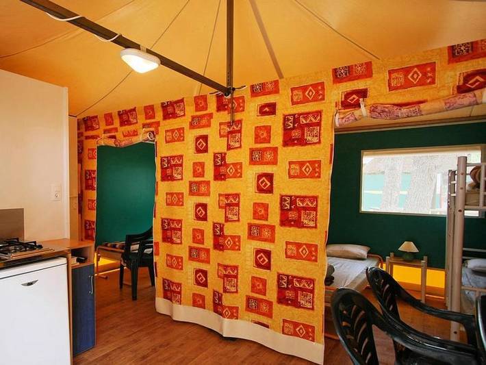 Tienda para 5 personas, con Jacuzzi y Terraza en Vilanova de Escornalbou - 3