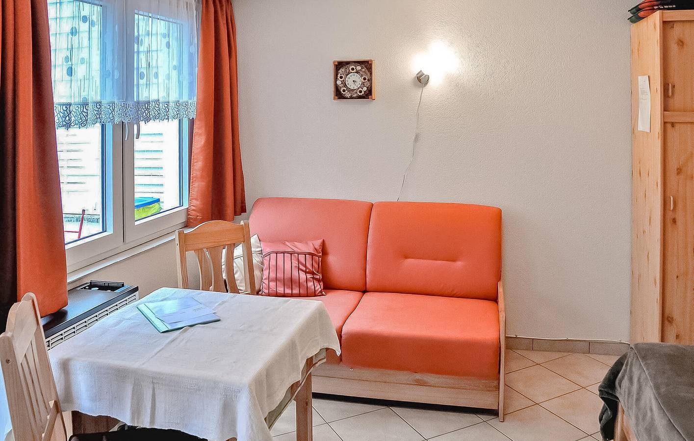 Appartement de jardin relaxant avec terrasse près de la plage de Volksbad in Waren, Lac Müritz