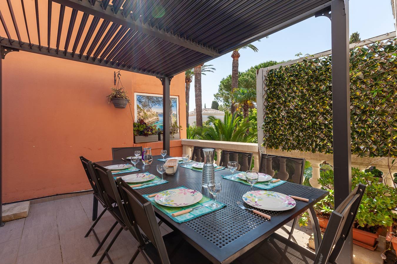 Appartement entier, Appartement spacieux avec terrasse privée et Wi-Fi in Sanary-sur-Mer, Région de Toulon