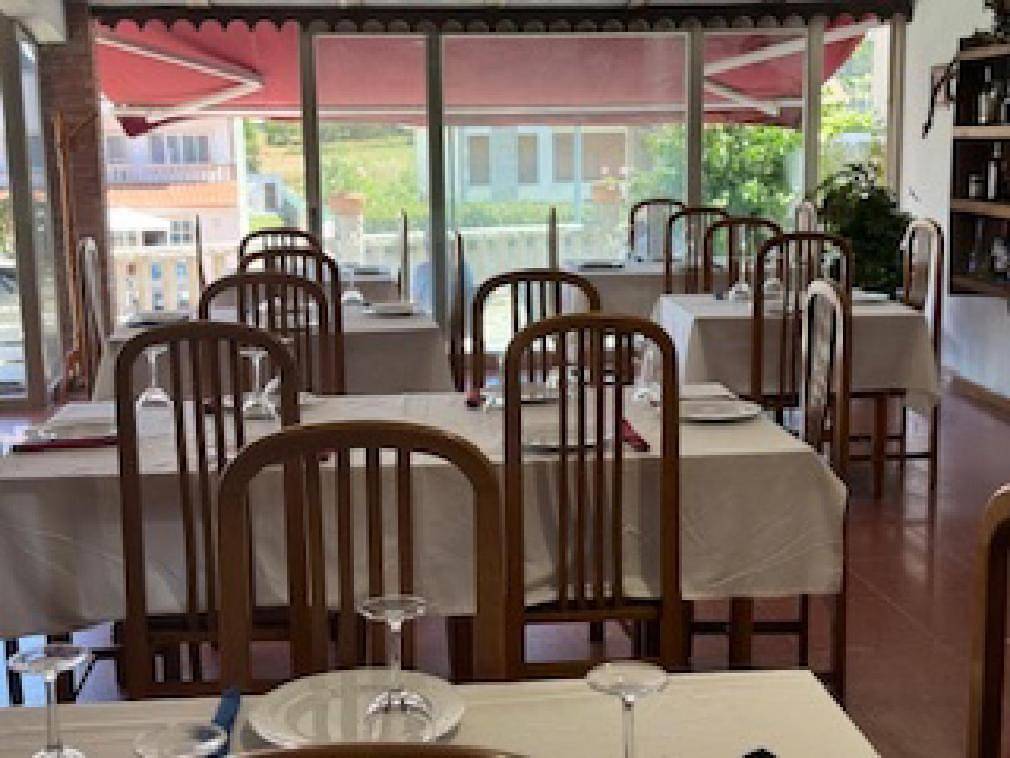 Hostal Restaurante Pinarejo in Noalla (Santo Estevo), Sanxenxo