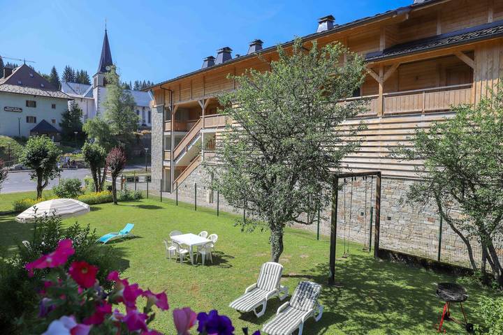 Studio entier, Studio 4 personnes  Chalet Tournier avec vue sur la montagne, jardin partagé et Wi-Fi in Les Gets, Les Portes du Soleil