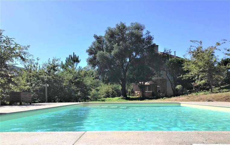 Location de vacances pour 8 personnes, avec jardin ainsi que vue et piscine, animaux acceptés dans Venade - 2