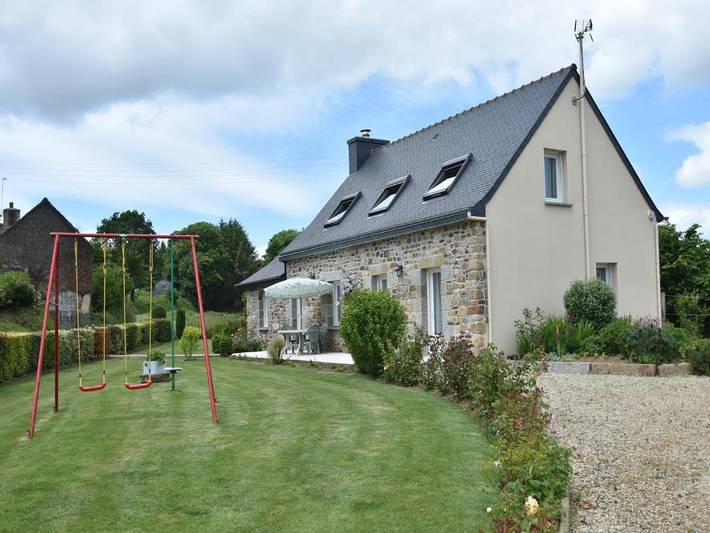 Location de vacances pour 7 personnes, avec Terrasse et Jardin à Plouvara
