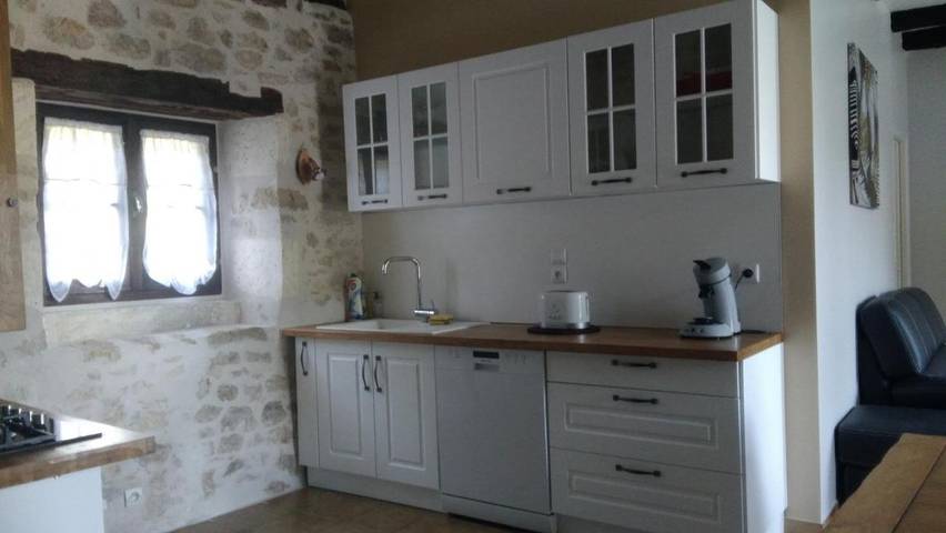 Location de vacances pour 8 personnes, avec piscine ainsi que terrasse et jardin à La Bachellerie - 4