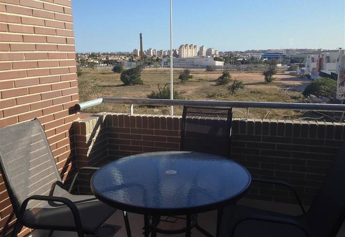 Apartamento entero, "Fantastic apartment" con piscina, hidromasaje, Wi-Fi, aire acondicionado y terraza in Las Calas, Torrevieja