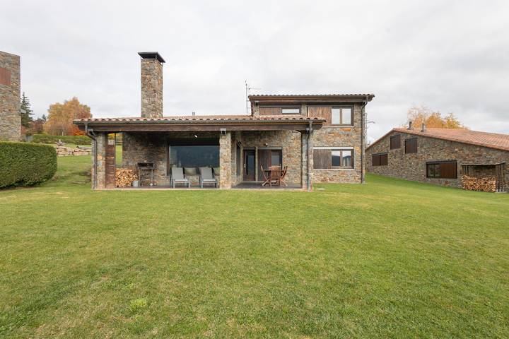 Casa rural para 12 personas, con jardín, Familias con niños en Ripollès - 3