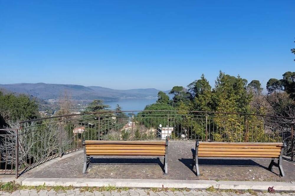 Entire apartment, Station-Belvedere 5 stars, spacious apartment in Bracciano, Lake Bracciano
